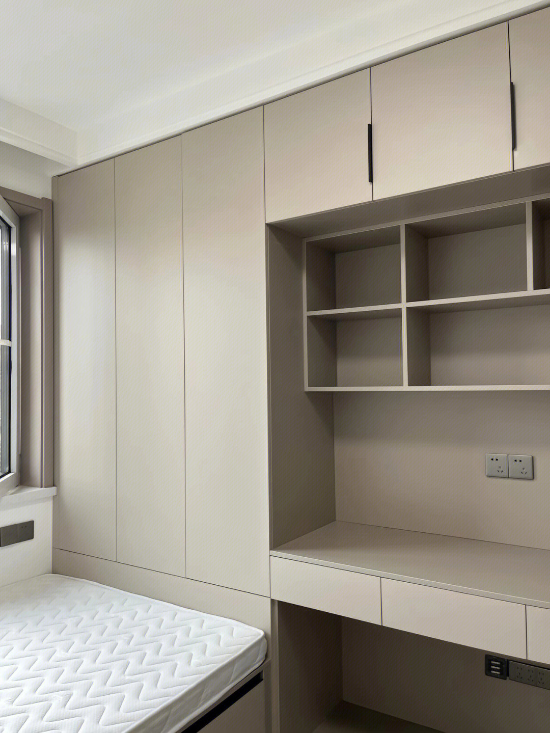 小戶型必看：榻榻米把 “睡、學、囤” 揉進 10㎡里